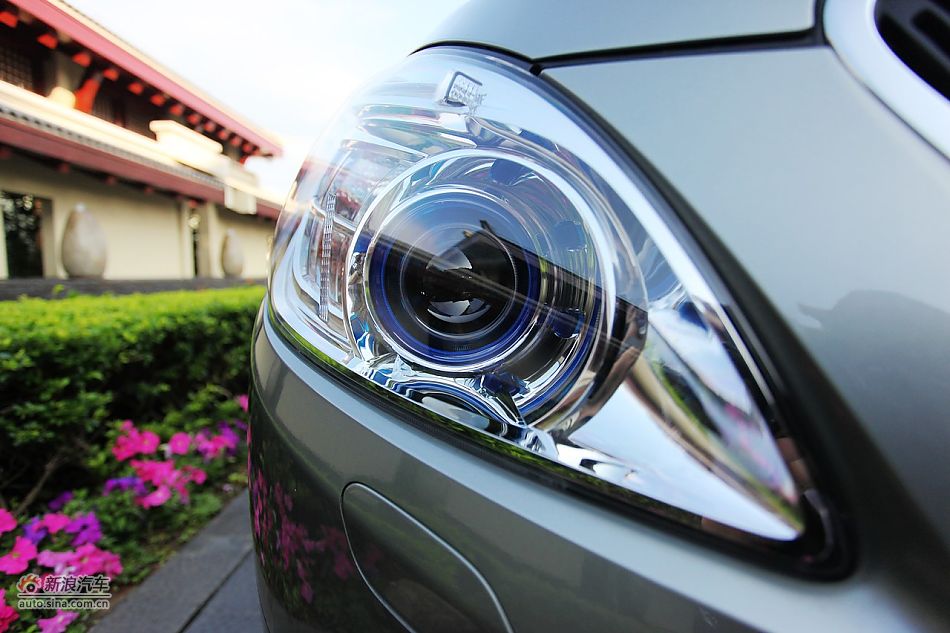 2011款别克GL8豪华商务车3.0 XT外观图片