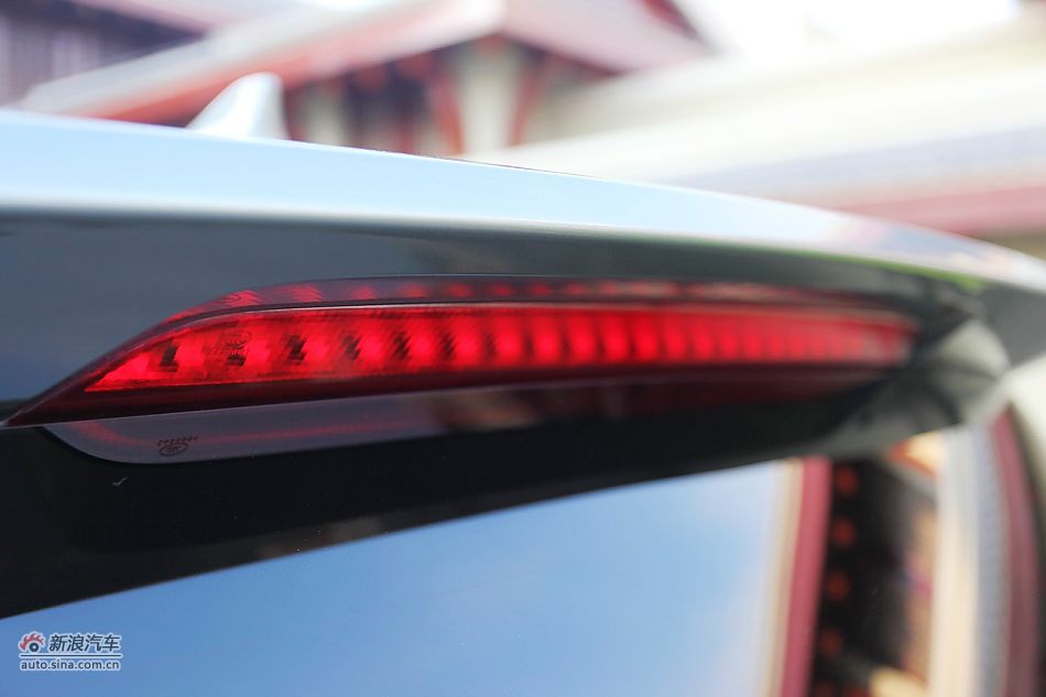 2011款别克GL8豪华商务车3.0 XT外观图片