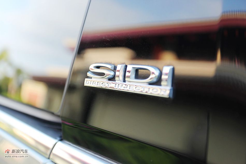 2011款别克GL8豪华商务车3.0 XT外观图片