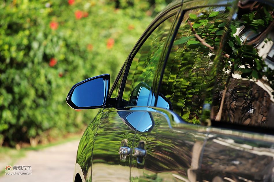 2011款别克GL8豪华商务车3.0 XT外观图片