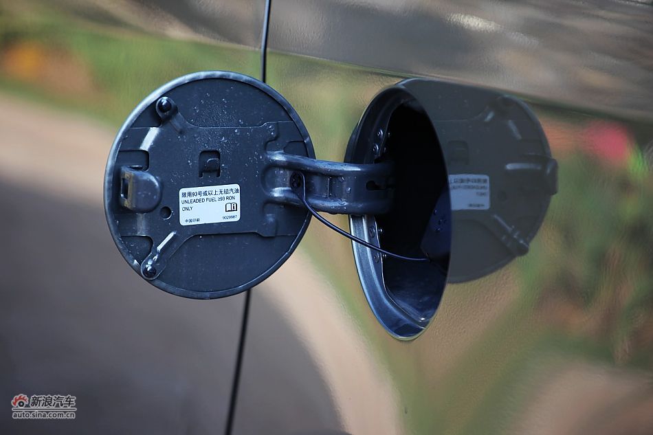 2011款别克GL8豪华商务车3.0 XT外观图片