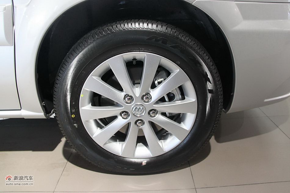 2011款别克GL8商务车到店实拍