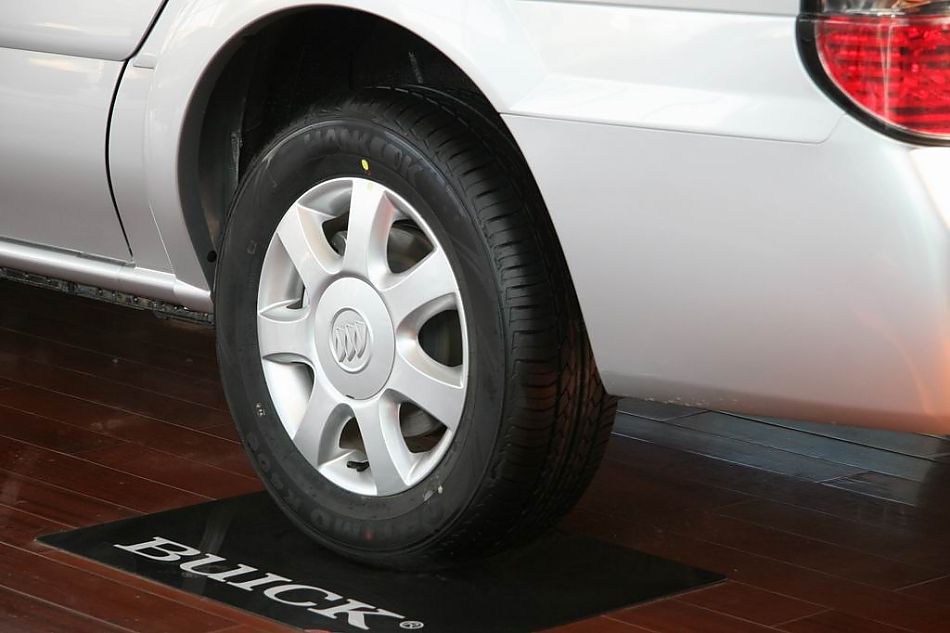 上海通用GL8陆尊车轮