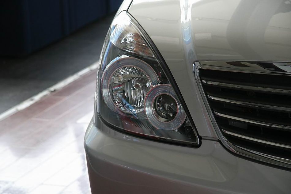 上海通用GL8陆尊前大灯