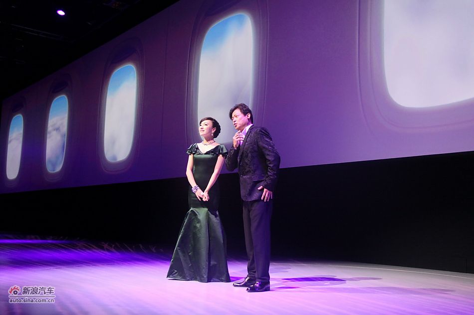 著名高音歌唱家莫华伦现场演出