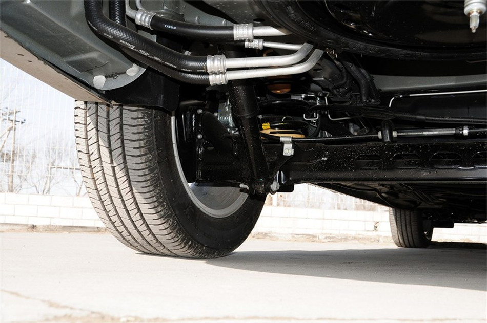 2013款 3.0L AT GT豪华商务豪雅版 引擎底盘