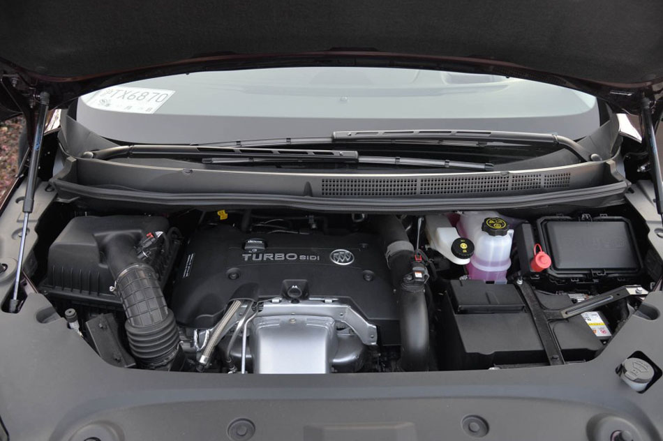 2017款 2.0T Avenir 引擎底盘