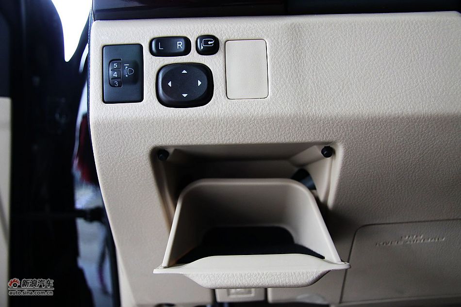 新锐志试车实拍-内饰