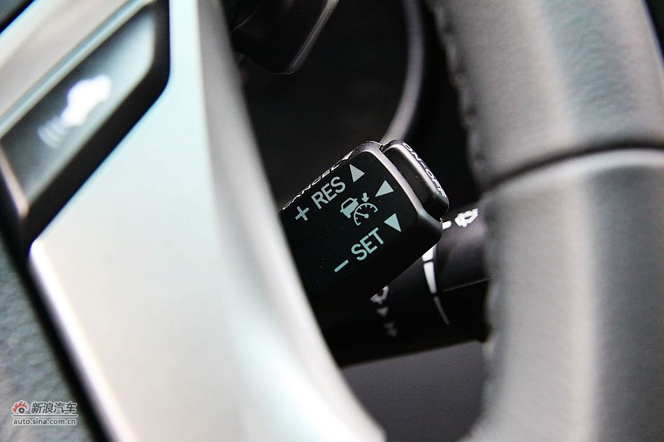 新锐志试车实拍-内饰