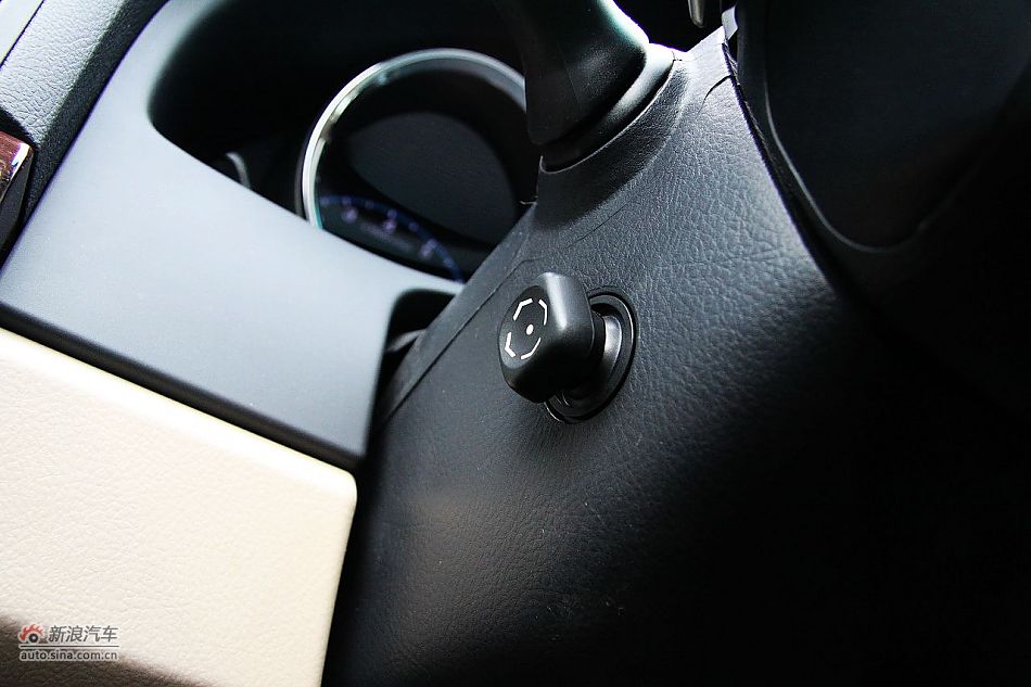 新锐志试车实拍-内饰
