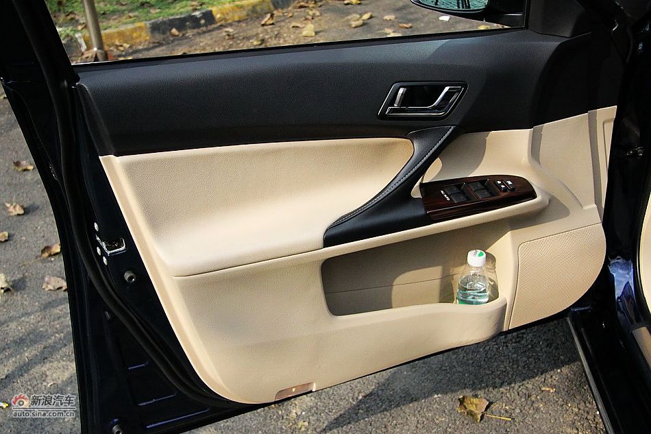 新锐志试车实拍-内饰