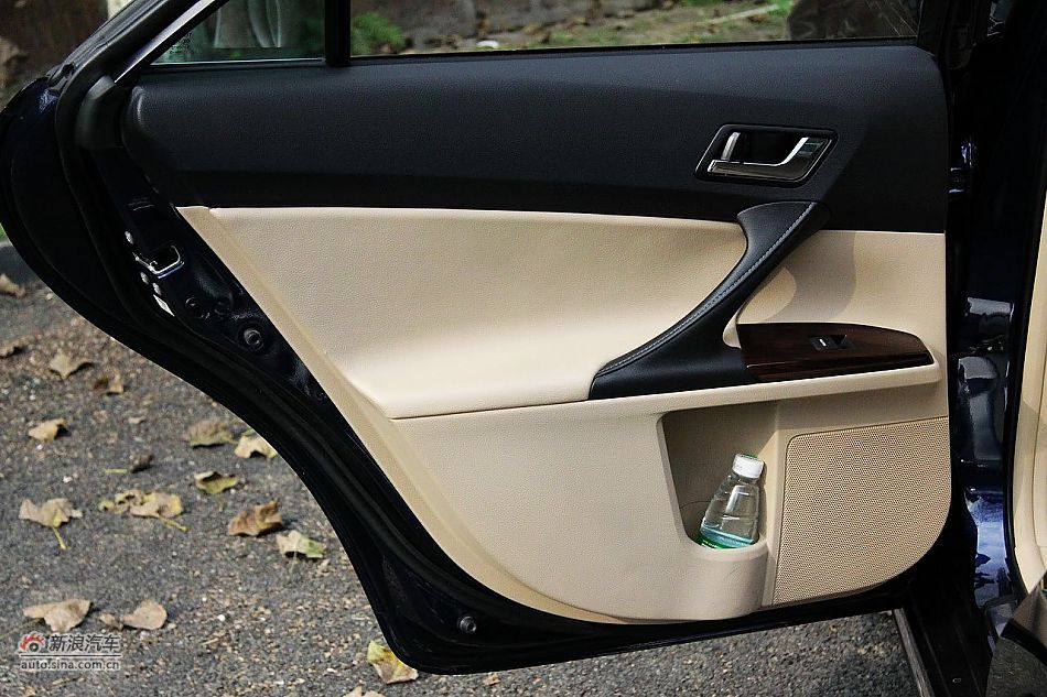 新锐志试车实拍-内饰