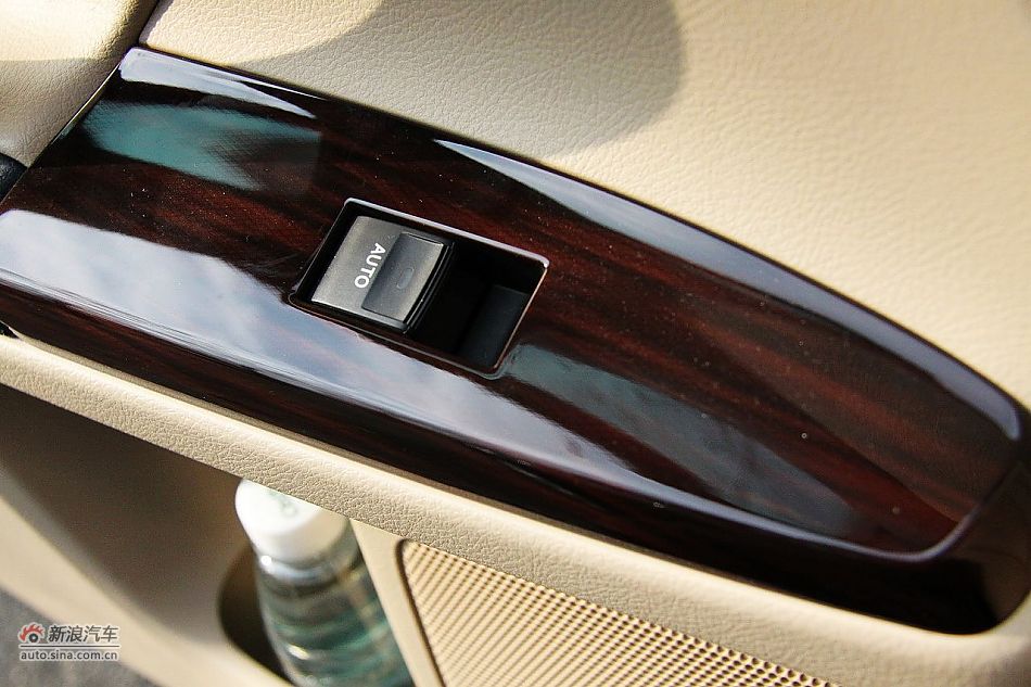 新锐志试车实拍-内饰