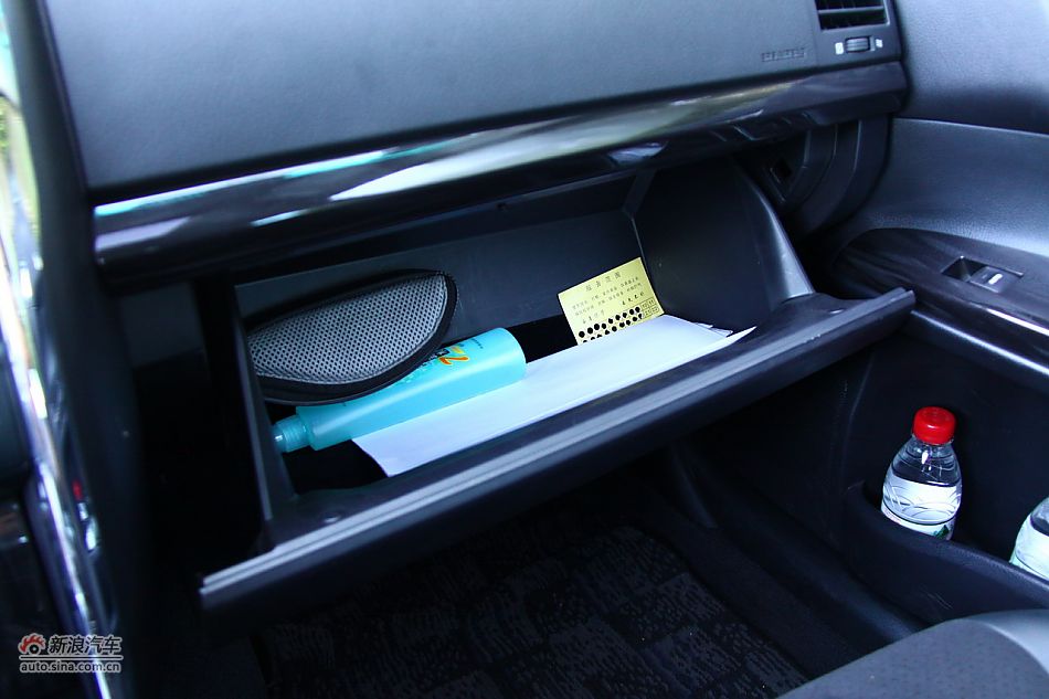 锐志座椅与空间