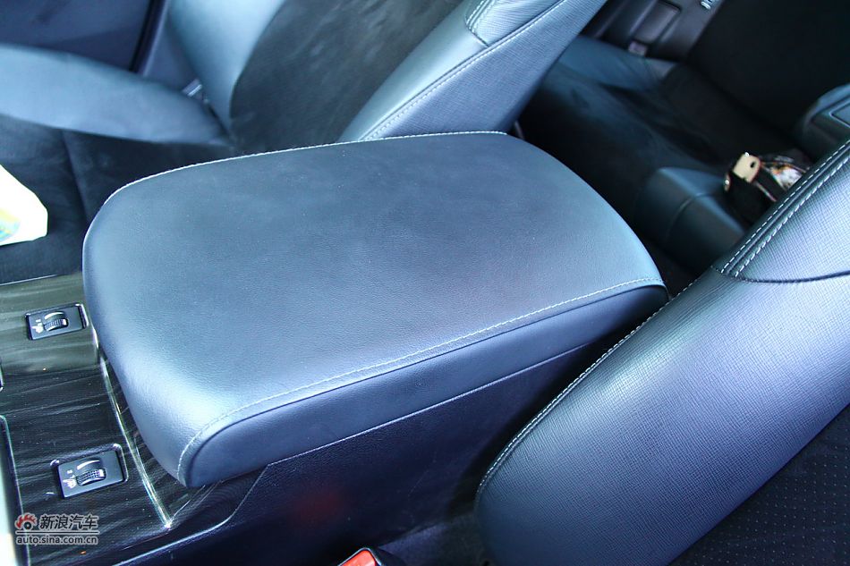 锐志座椅与空间