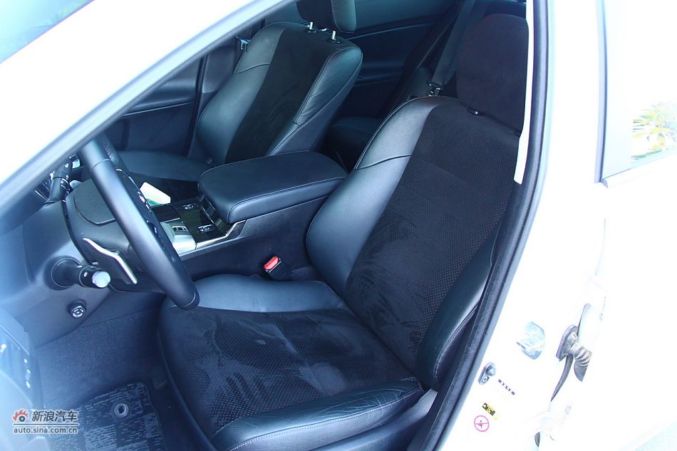 锐志座椅与空间