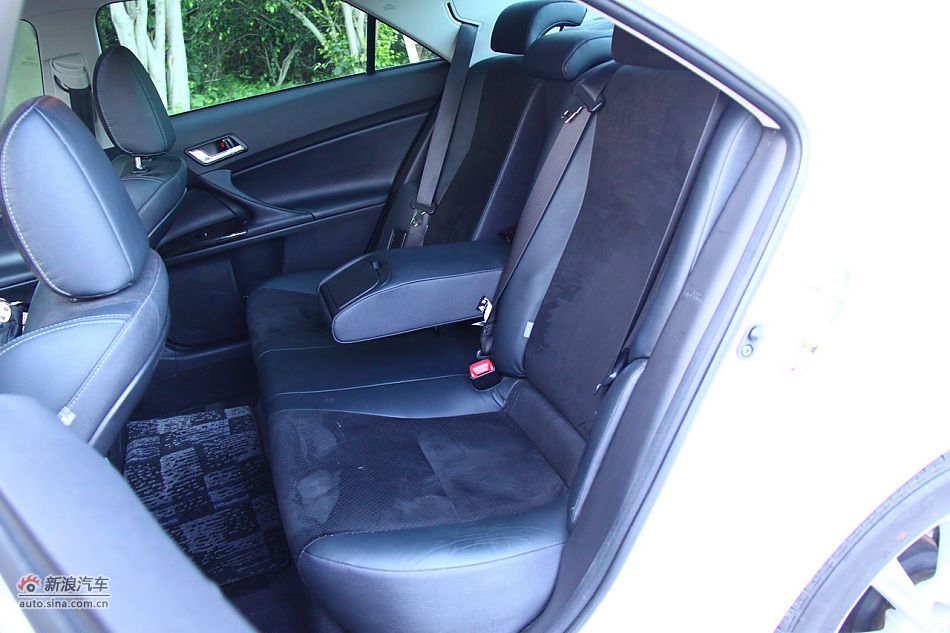 锐志座椅与空间