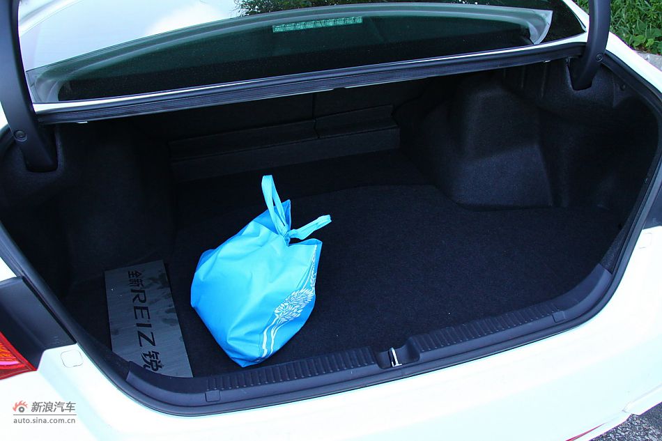 锐志座椅与空间