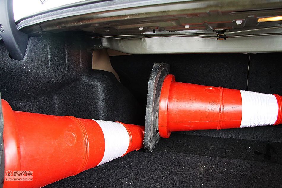 新锐志试车实拍-其他