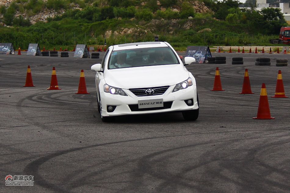 锐志试车实拍