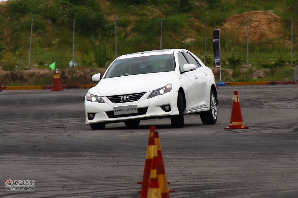 锐志试车实拍