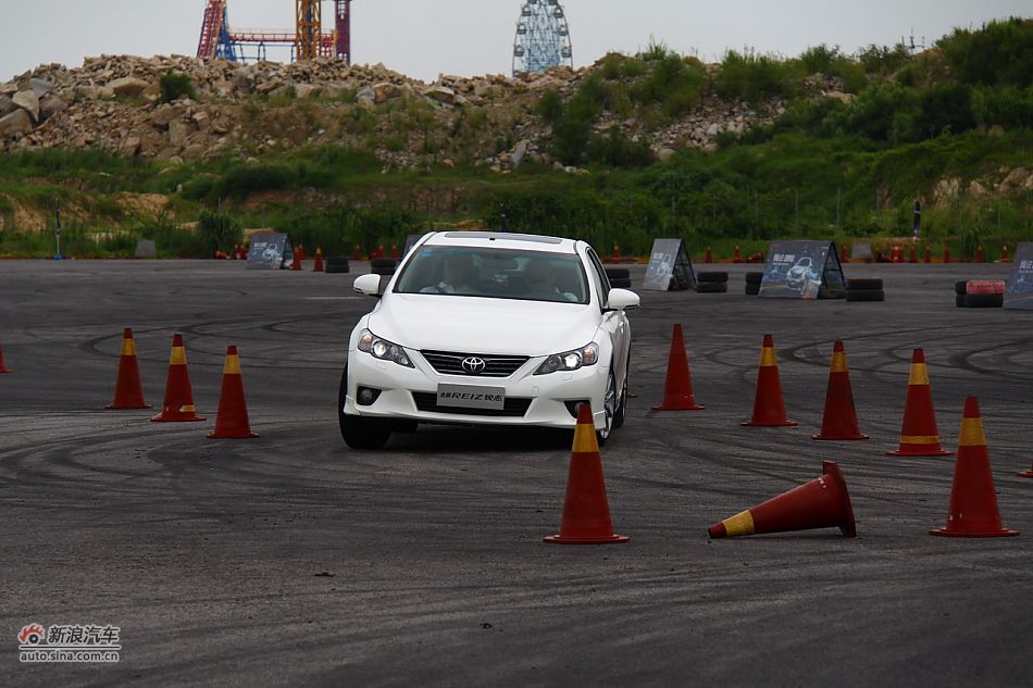 锐志试车实拍
