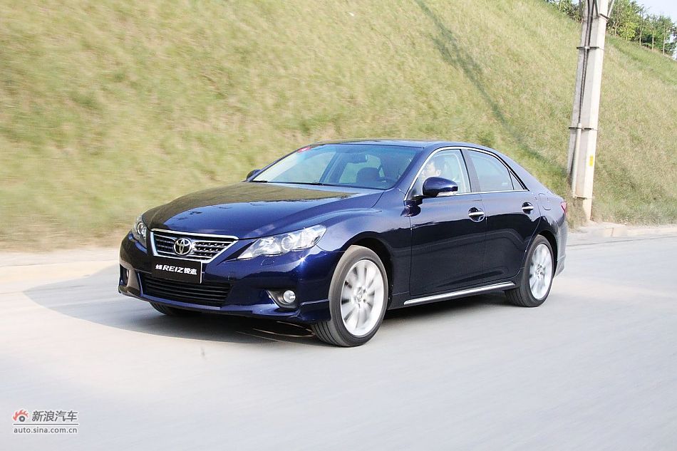 新锐志试车实拍-动态