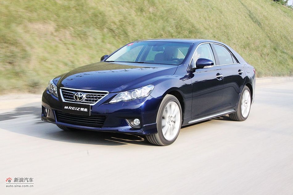 新锐志试车实拍-动态