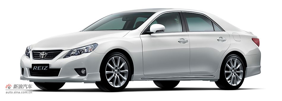 车身颜色：宝石珍珠白色