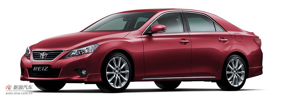 车身颜色：深红云母金属色