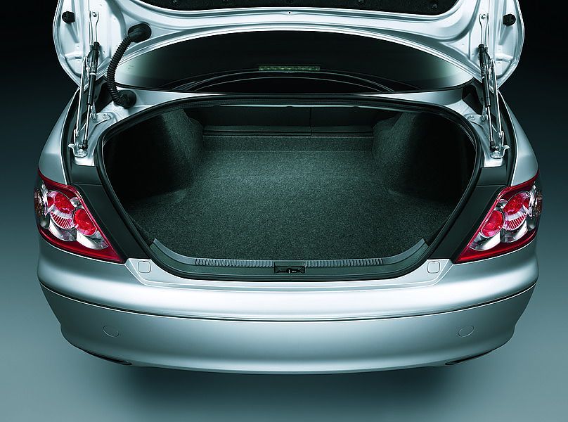 改款锐志外观图片