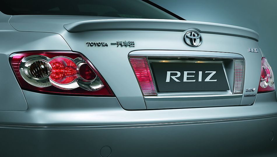 改款锐志外观图片