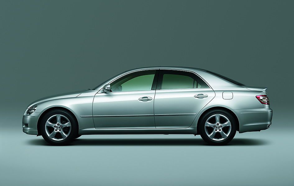 改款锐志外观图片