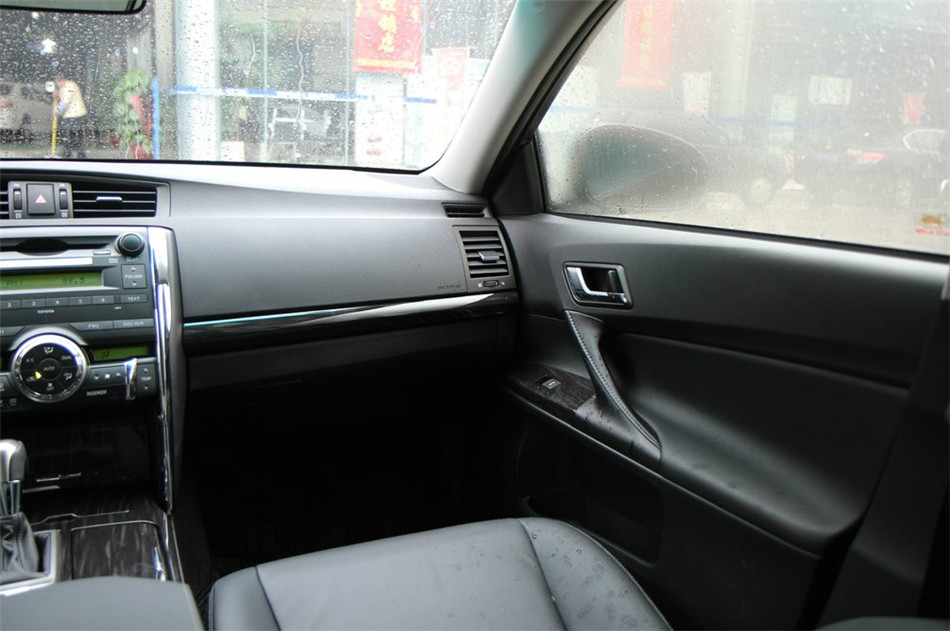 2012款锐志2.5V风度菁英炫装版 