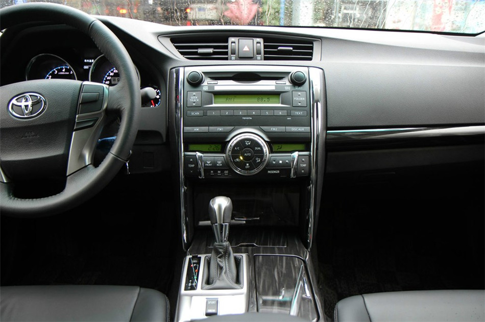 2012款锐志2.5V风度菁英炫装版 