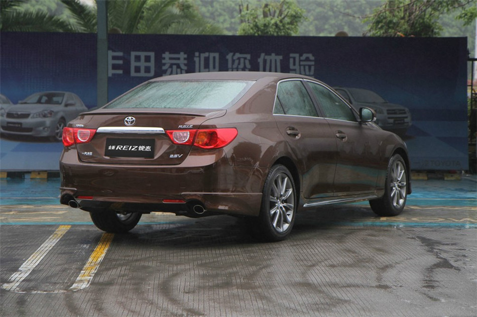 2012款锐志2.5V风度菁英炫装版 