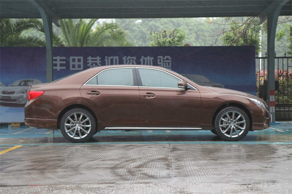 2012款锐志2.5V风度菁英炫装版 