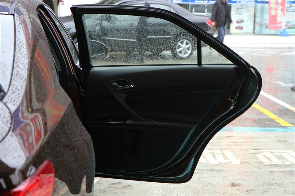 2012款锐志2.5V风度菁英炫装版 