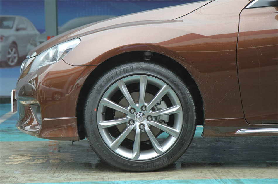 2012款锐志2.5V风度菁英炫装版 