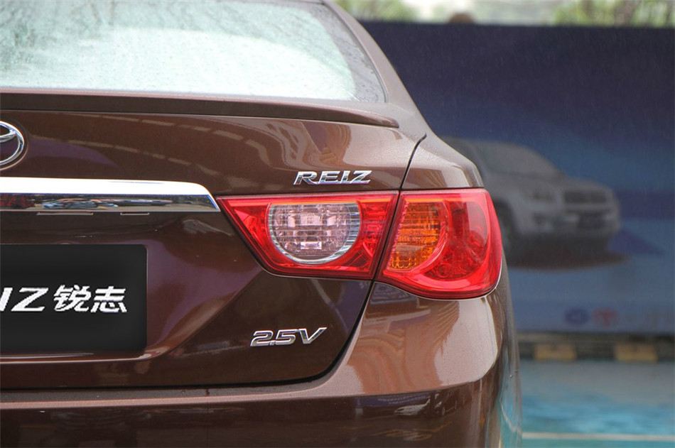 2012款锐志2.5V风度菁英炫装版 