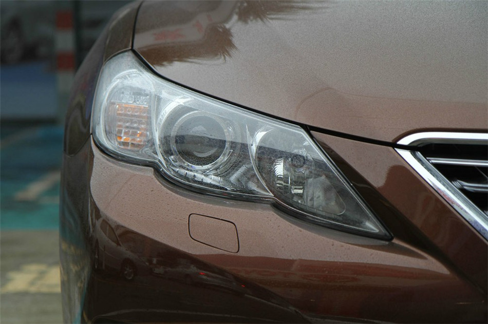 2012款锐志2.5V风度菁英炫装版 