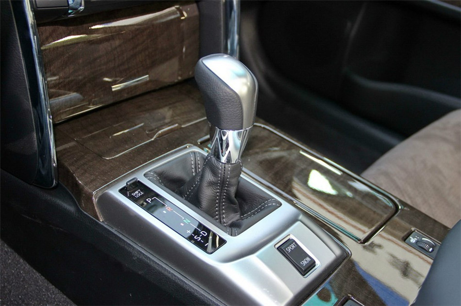 2013款锐志2.5V自动尚锐版