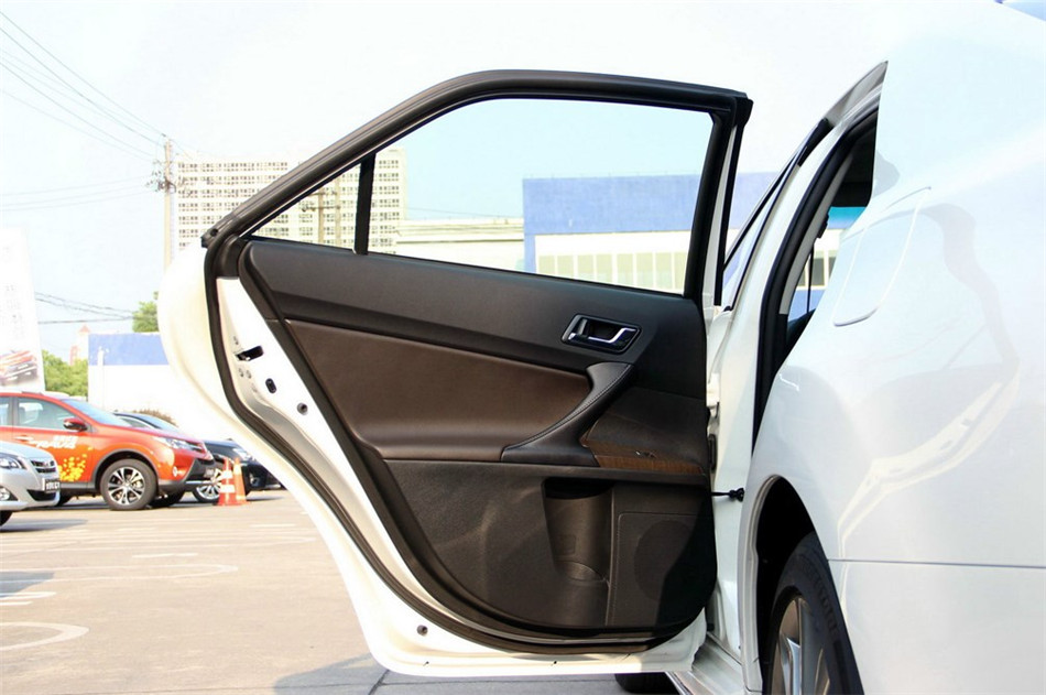 2013款锐志2.5V自动尚锐版