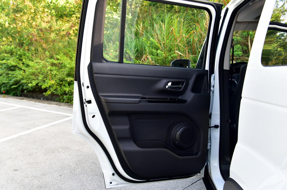 2018款 1.5L 手动豪华型 座椅空间