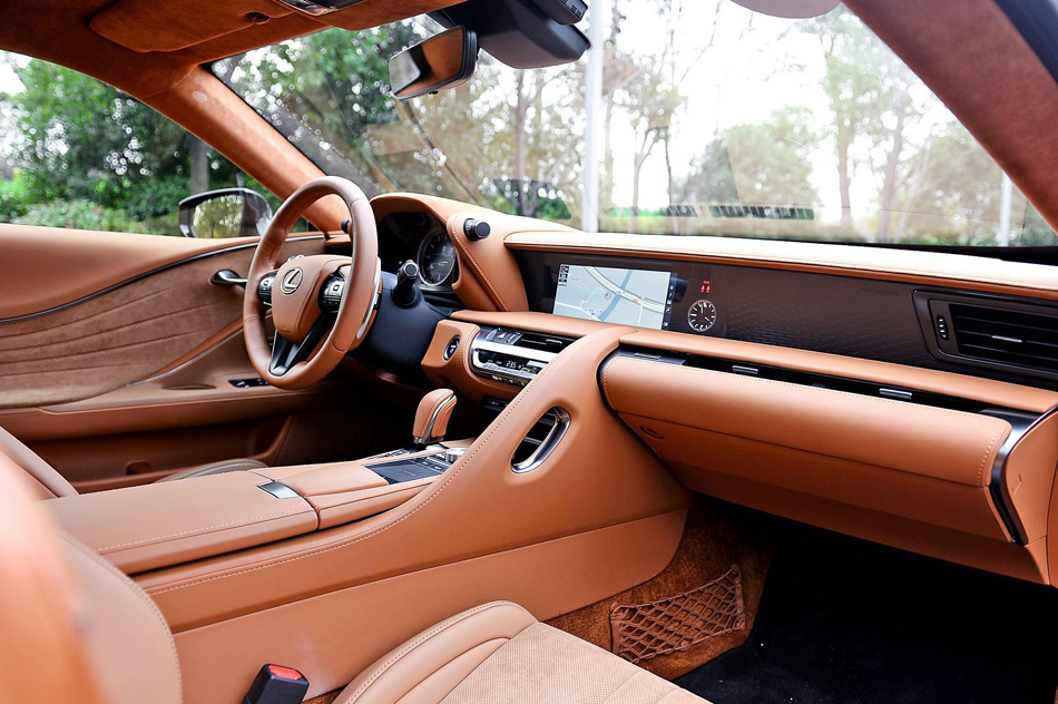 2018款 500h 运动版 内饰