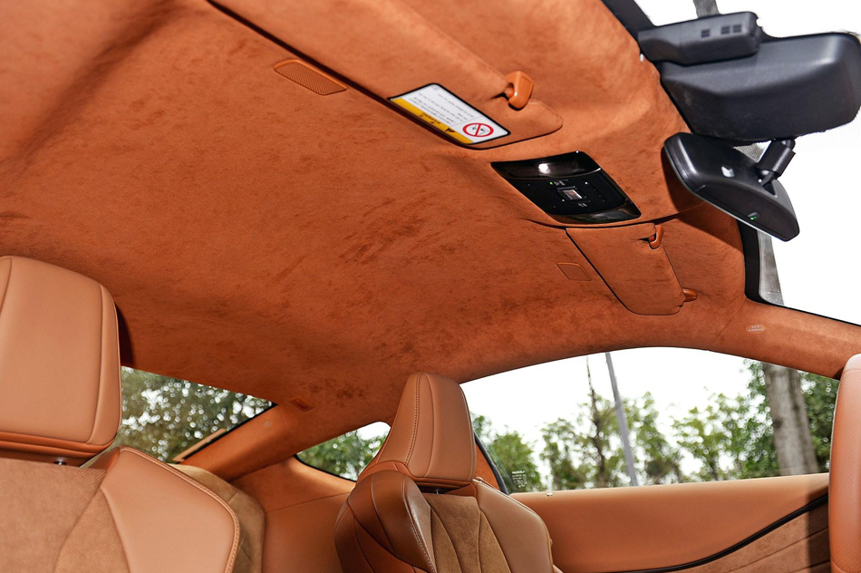 2018款 500h 运动版 座椅空间