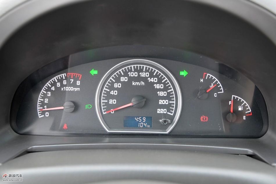 力帆520领航舒适型内饰