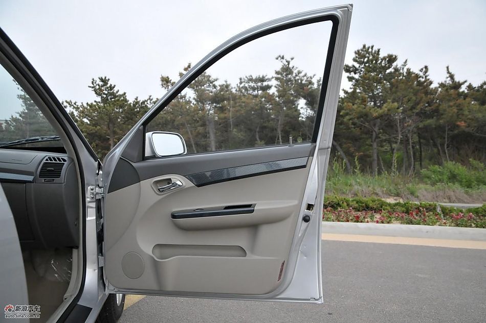 力帆520领航舒适型内饰