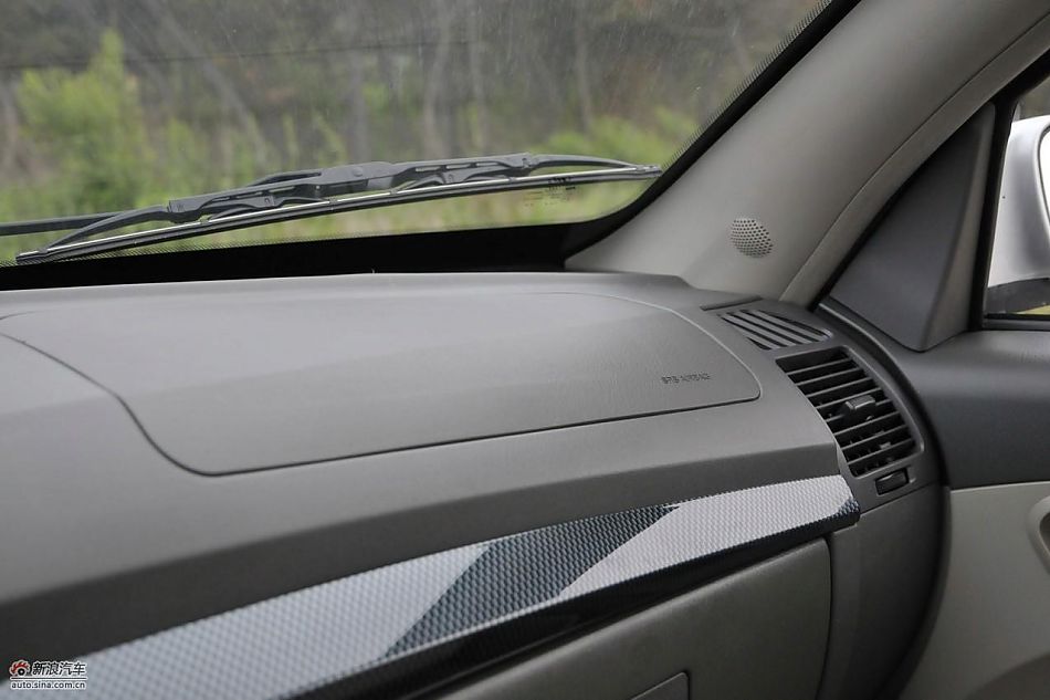 力帆520领航舒适型内饰