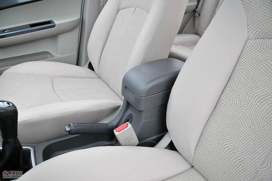 力帆520领航舒适型内饰